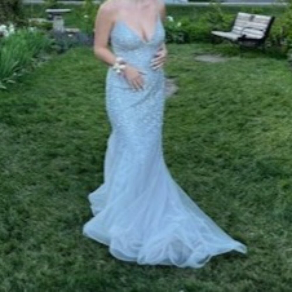 Event or Grad Dress - Picture 2 of 11